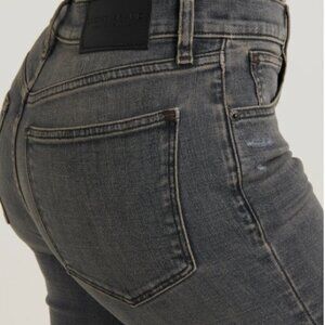 Lucky Brand Size 6 Gray Bridgette Traditional Skinny Jeans​​